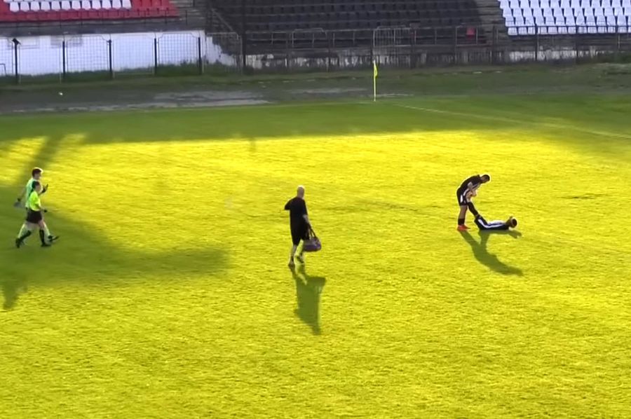 După 7 luni, meciul acuzat de blat pentru pariuri ajunge în sfârșit la Disciplină » „Când își dă președintele sacoul jos, e semn să luăm gol!” + Ce se vede în rezumat: „Formidabil, ce gafe!”