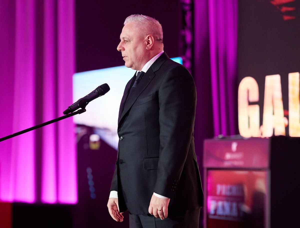 De la Șumudică la Karamoko » Antrenorii și fotbaliștii s-au întrecut aseară în ținute inedite