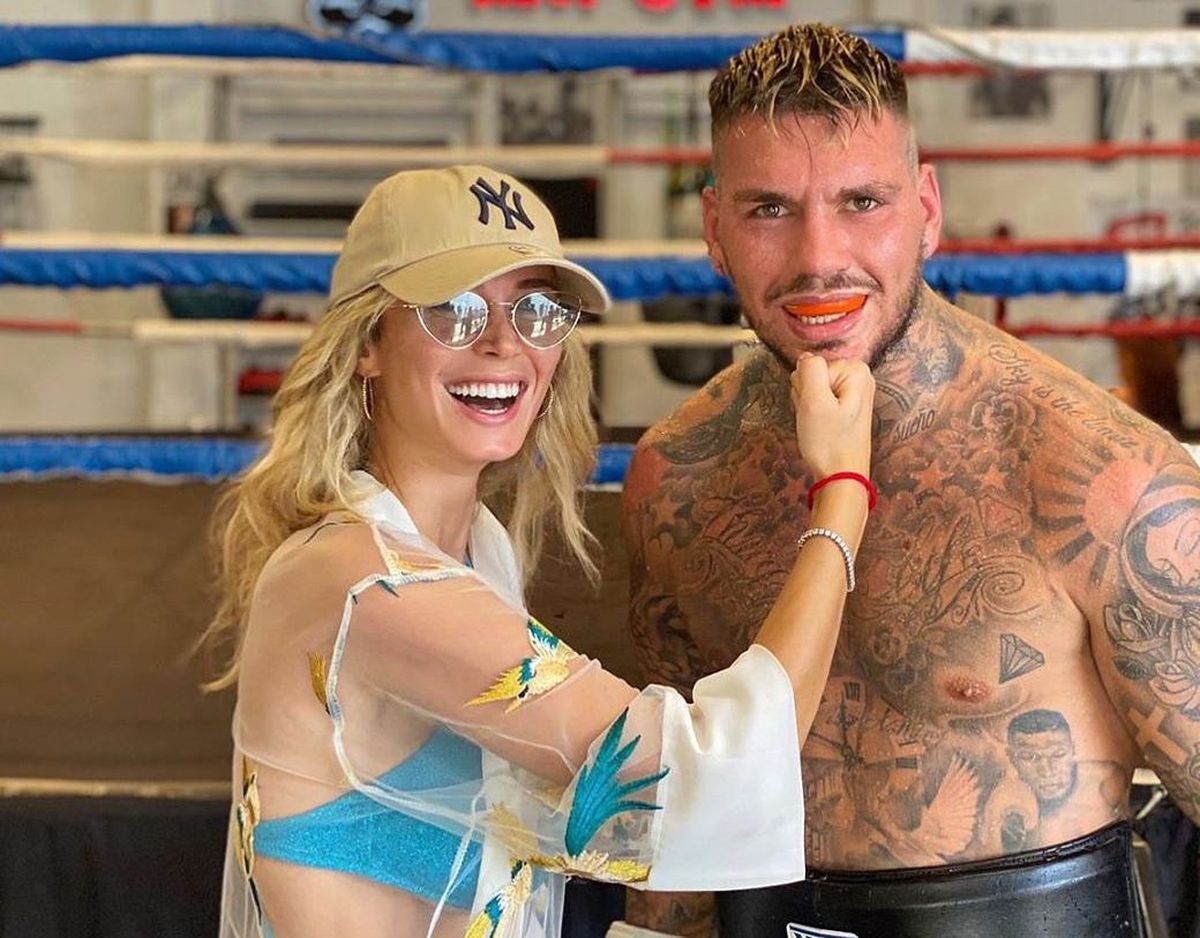 GALERIE FOTO Diletta Leotta, în vestiarul lui Napoli înainte de meciul cu Genoa! Ce a făcut superba jurnalistă