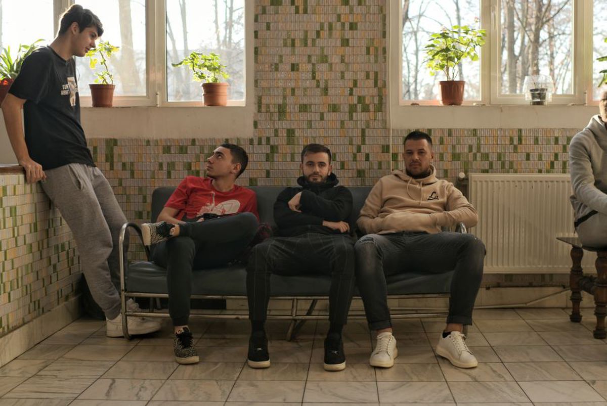 DINAMO // VIDEO+FOTO Jucătorii lui Dinamo au făcut azi vizita medicală » Tricoul lui Ioan Filip a atras toate privirile: „Ce pana mea?” :D + supărați pe Nistor: „Ne zicea că vrea să rămână”