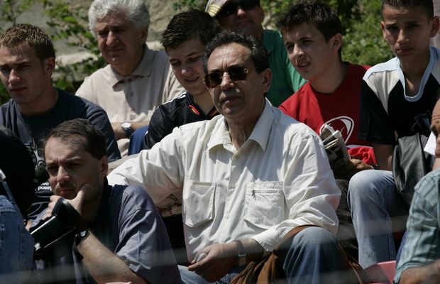 VIDEO EXCLUSIV Scene ireale la Dinamo sub nasul lui Nicolae Badea » Liviu Ganea, dublu campion al României: „Veneau masorii la cornere să ne spună că trebuie să pierdem”