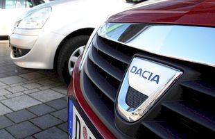 Dacia Sandero, model 2021, primele imagini surprinse de „paparazzi”! Ar putea avea un motor dezvoltat cu Daimler