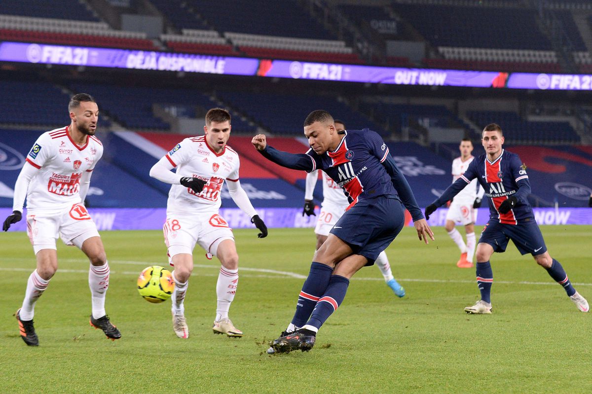 Prima victorie a lui Mauricio Pochettino pe banca celor de la PSG » Titular depistat cu COVID-19 înainte de meci