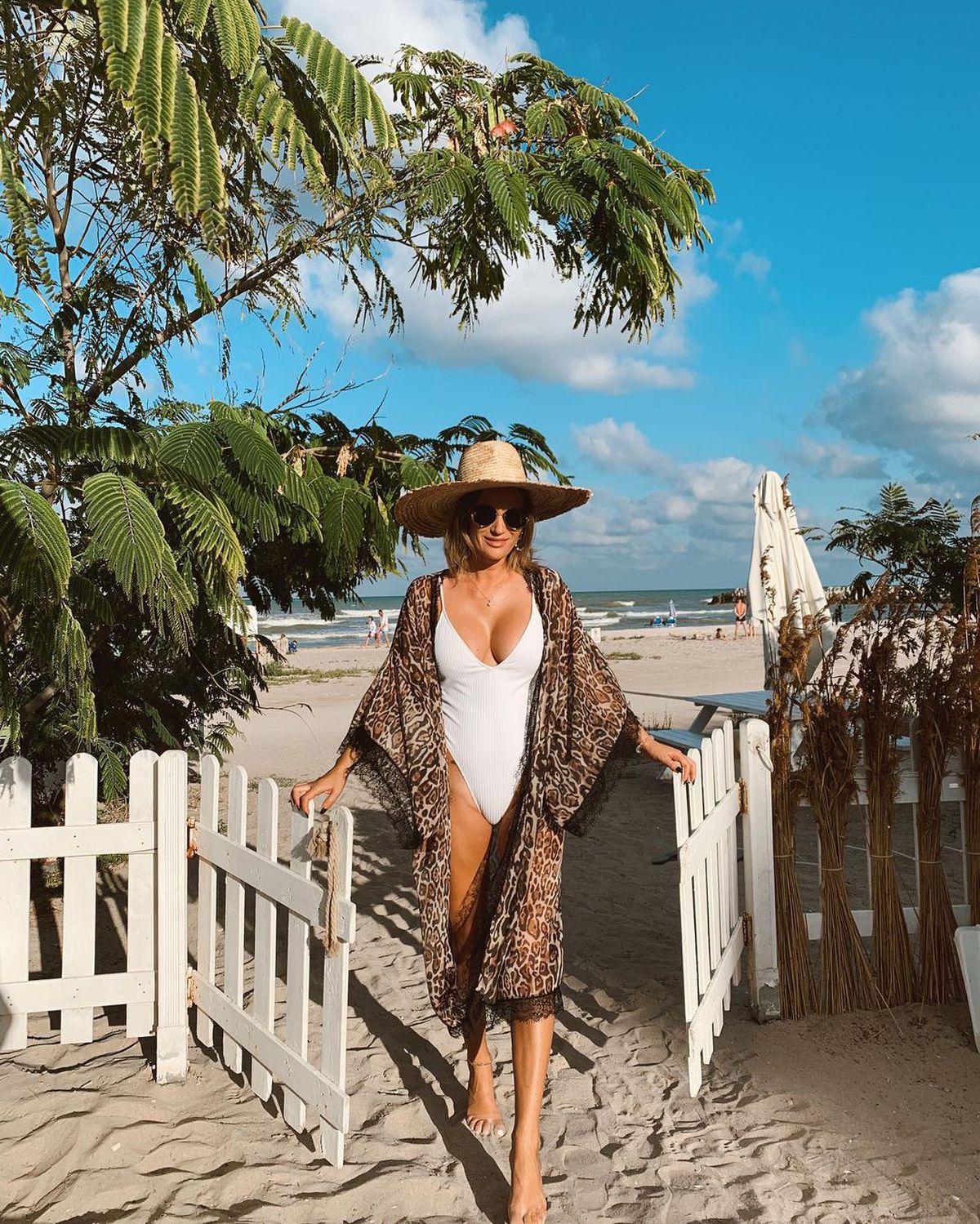 GALERIE FOTO Carmen Negoiță, în costum de baie la munte! Apariție hot a soției fostului finanțator de la Dinamo