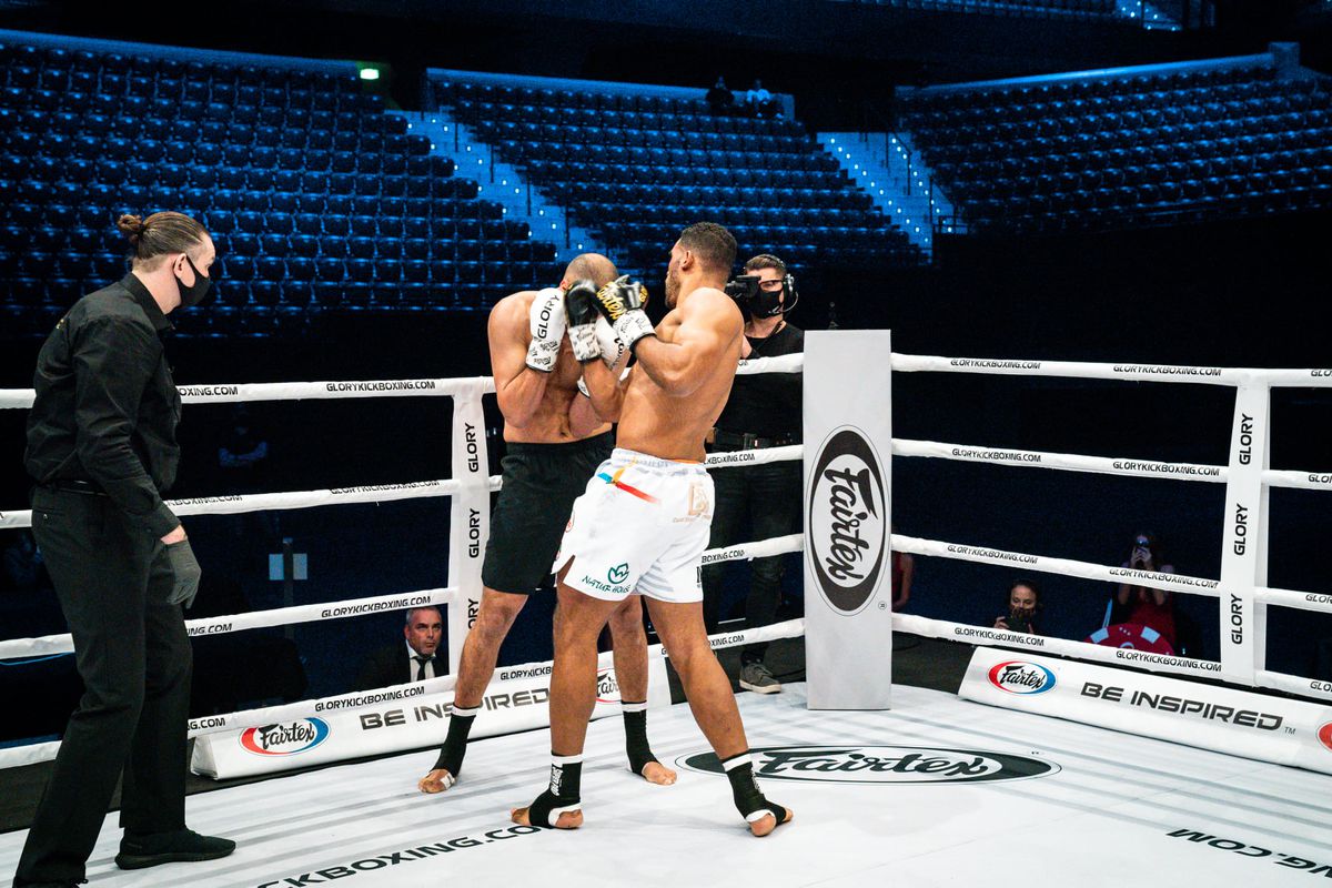 Benny Adegbuyi - Badr Hari - foto: Glory Kickboxing: 10.01.2021