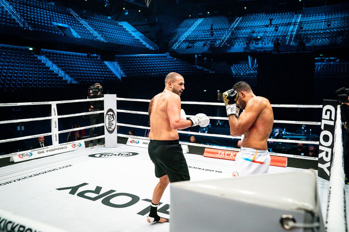 Benny Adegbuyi - Badr Hari - foto: Glory Kickboxing: 10.01.2021