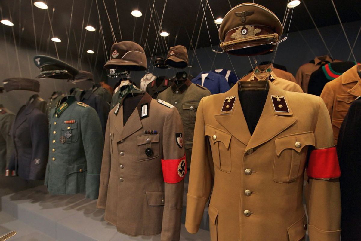 Hugo Boss - uniforme naziste