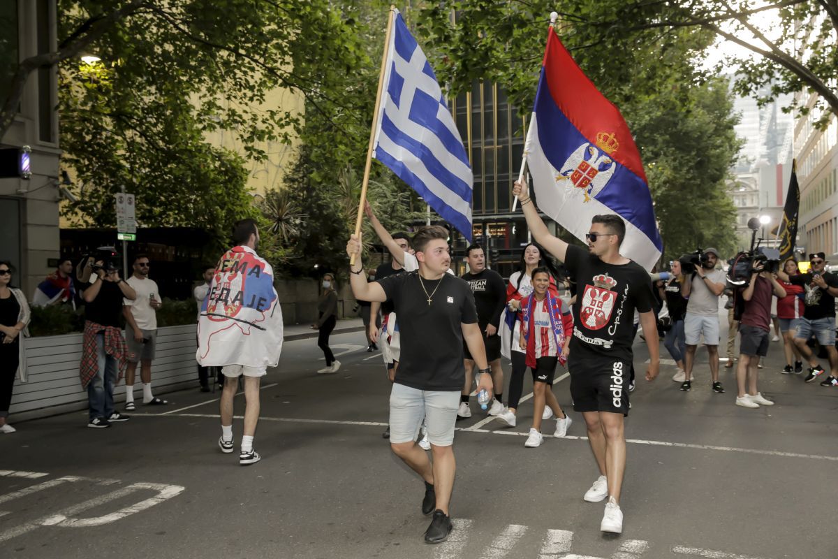 Decizia în cazul Djokovic a provocat sărbătoarea în rândul susținătorilor lui Nole pe străzile din Melbourne