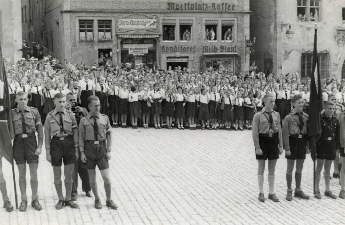 Naziști, lagăre și muncă forțată! Trecutul întunecat al lui Hugo Boss, compania-gigant de modă care a semnat în premieră cu un nume mare ATP