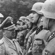 Generalul SS Sepp Dietrich și soldații săi în uniformele Waffen-SS // Foto Getty Images