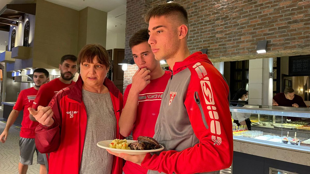 „Nutriția? La fel de importantă ca aptitudinile” » Cu nutriționista lui UTA la all-inclusive