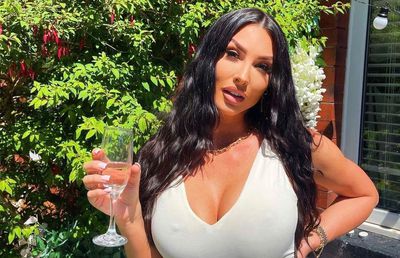 Fostul jucător al lui Liverpool, prins când vindea casete de adulți cu celebra lui soție, are o nouă iubită: „Vreau să facem mulți copii”