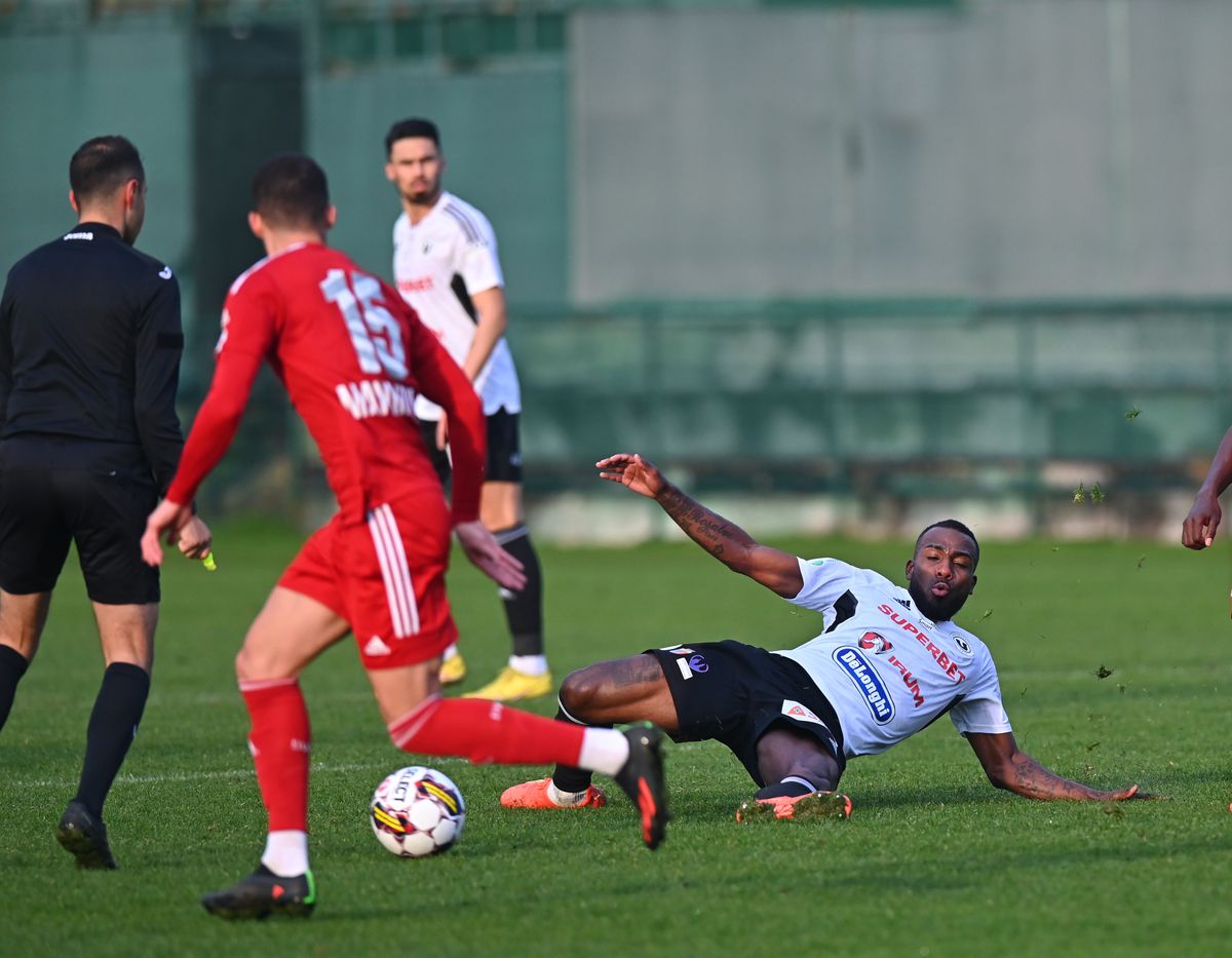 Elevii lui Sabău au zdrobit echipa lui Balázs Dzsudzsák, fostul star al Ungariei