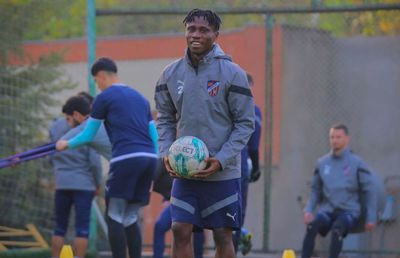 Ce se întâmplă cu Nana Antwi, jucătorul transferat de FCSB » Când se va alătura echipei și când își poate face debutul