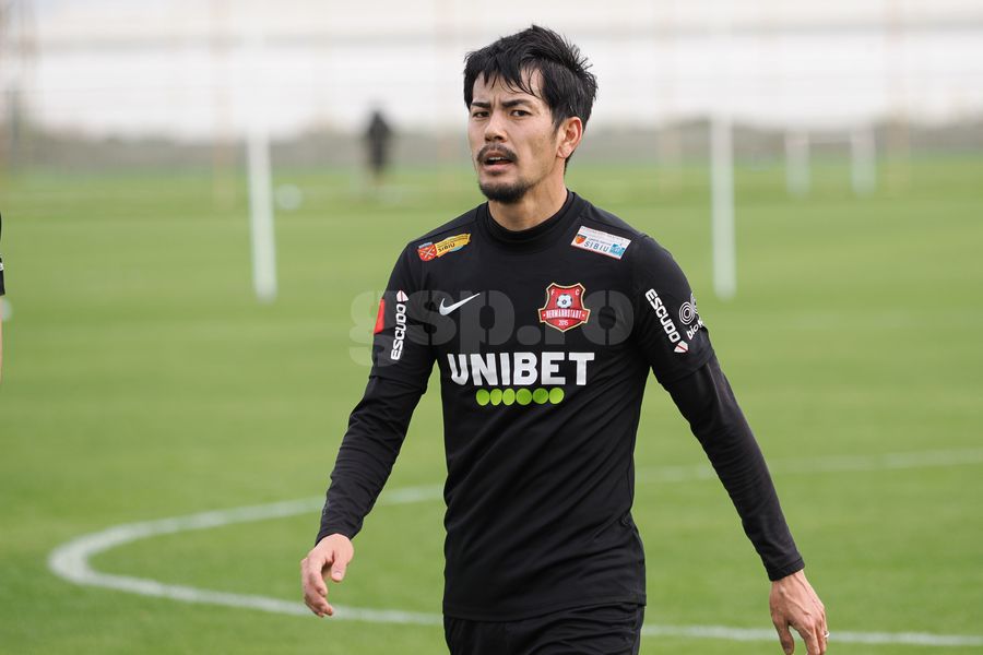 Mino Sota, fotografiat de reporterul GSP Ionuț Iordache Exod la încă un club din Superligă: 7 jucători sunt OUT » Rapid, U și CFR Cluj luptă pentru mijlocașul rămas liber