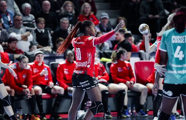 Gloria Bistrița - Storhamar 31-28, în runda #9 din Liga Campionilor » Condusă aproape tot meciul, trupa lui Pera a avut un final incredibil