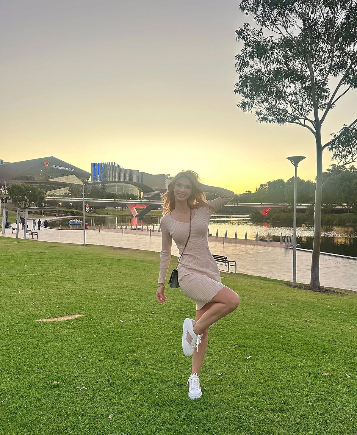 Andreea Bălan, criticată după ce a plecat în Australia, la Victor Cornea: „Îi e teamă că el își găsește vreo tinerică”