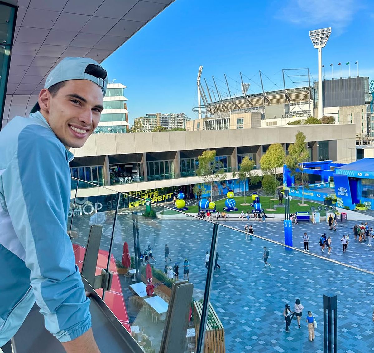 Andreea Bălan, criticată după ce a plecat în Australia, la Victor Cornea: „Îi e teamă că el își găsește vreo tinerică”