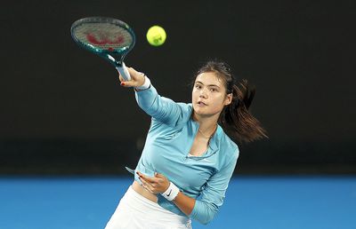 Emma Răducanu a refuzat să-și trateze mușcăturile de insectă, deși „s-au umflat glezna și mâna”. Cum explică britanica