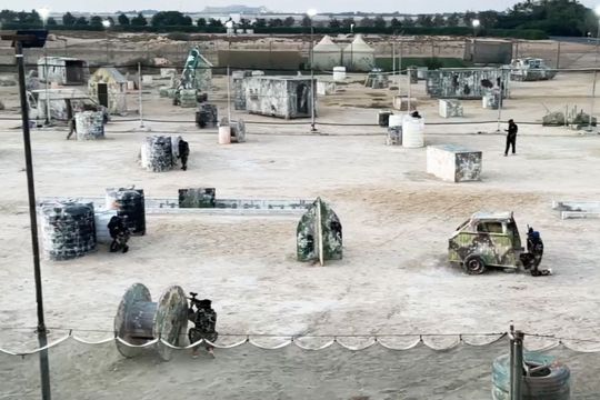 Terenul exterior de paintball lângă care s-a jucat amicalul Rapidului