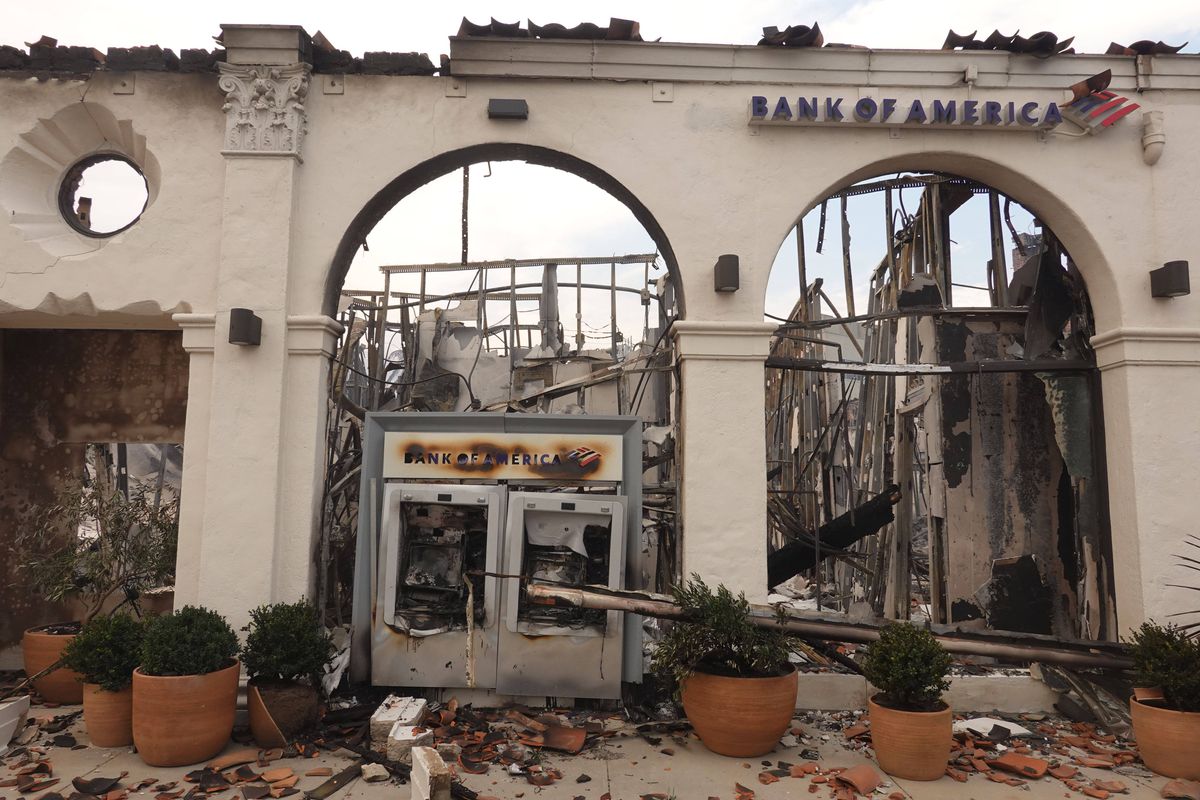 Campionul olimpic la înot și-a pierdut medaliile în incendiu: „«Ploua» cu cenușă peste mine”