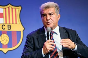 Scandal după gesturile obscene făcute de Joan Laporta la Jeddah » Ce riscă președintele Barcelonei!