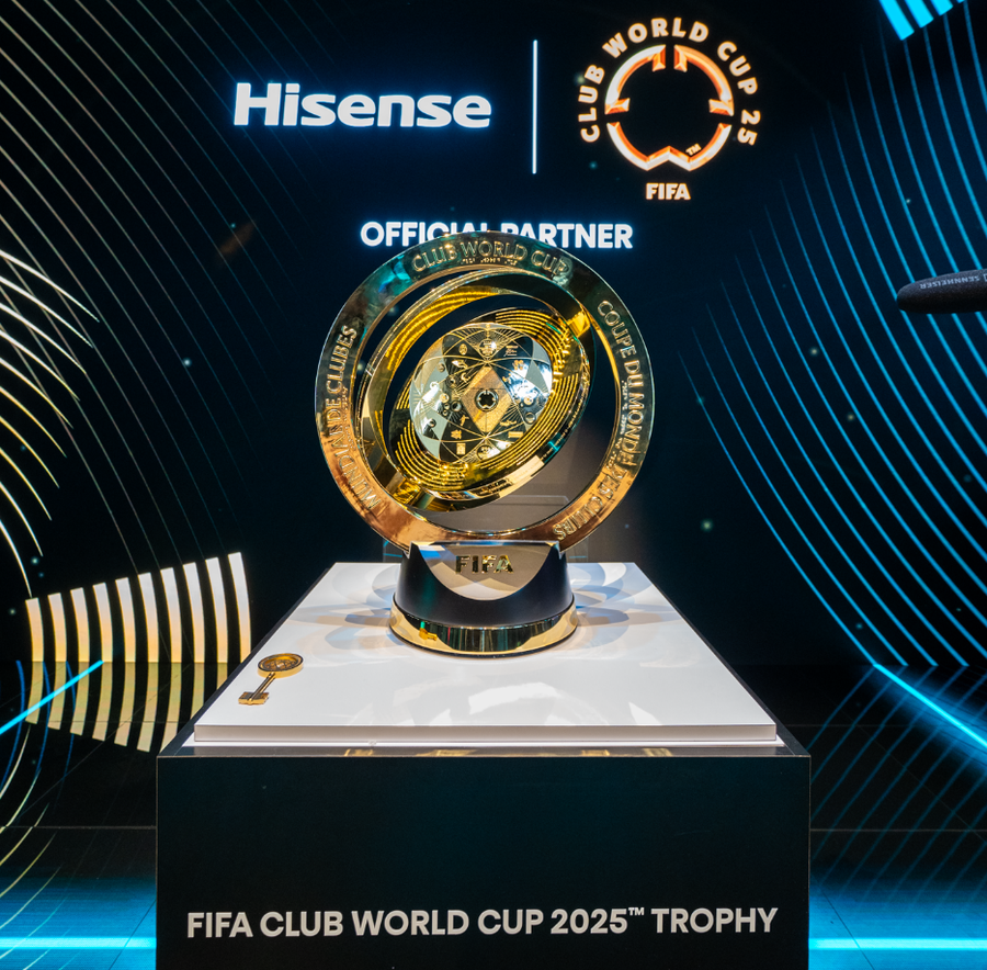 Hisense și FIFA oferă fanilor ocazia de a admira trofeul Cupei Mondiale FIFA Club 2025, la CES 2025