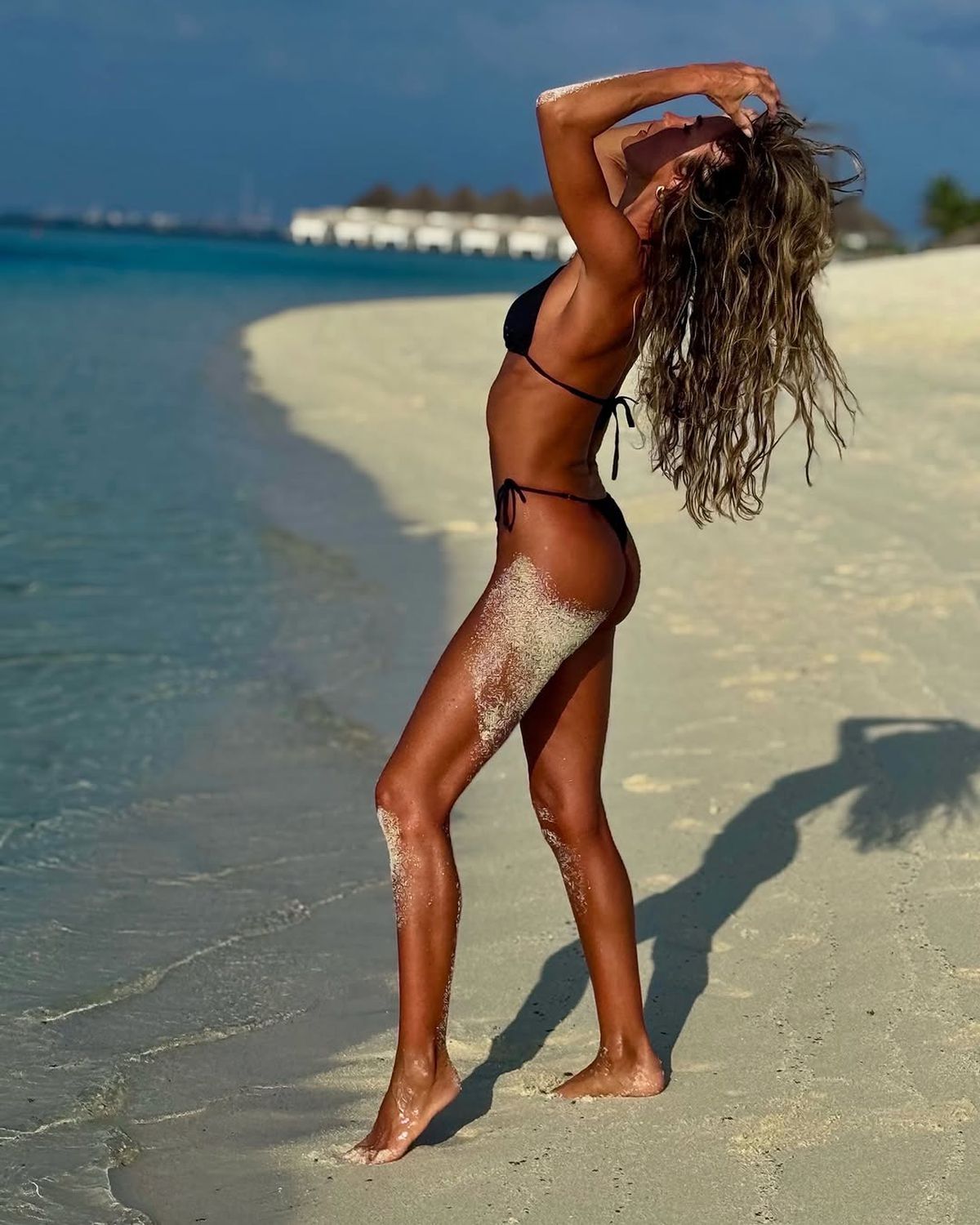 Fosta lui Claudiu Niculescu a făcut senzație pe plaja din Maldive » Ce au observat fanii în fotografiile Dianei Munteanu: „Corpul e superb, dar la față..”