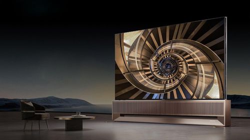 Tehnologia proprie RGB MiniLED din televizorul Hisense TriChroma LED de 116 inch oferă o precizie a culorilor și o luminozitate de top în industrie, fiind un nou punct de referință pentru ecranele imersive