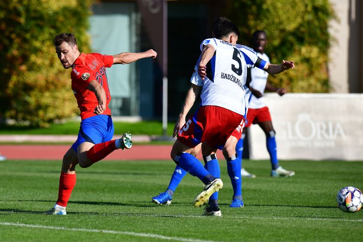 Darius Olaru în FCSB - Hamburg (FOTO: Cristi Preda/ GSP)