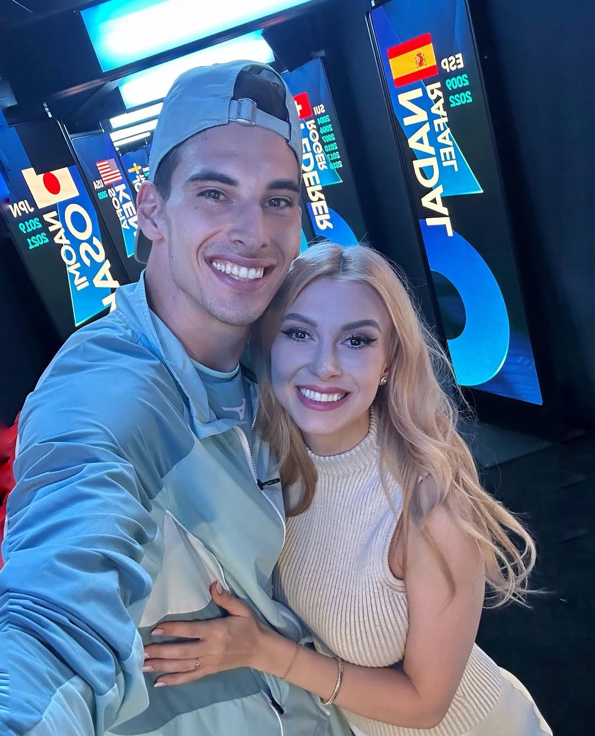 Andreea Bălan, criticată după ce a plecat în Australia, la Victor Cornea: „Îi e teamă că el își găsește vreo tinerică”