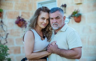 „Aveam părul creț și ochii verzi!” » Monica și Leonard Doroftei, secrete de cuplu pentru GSP.RO: „Lasă-mă să zic și eu ceva! Aveam 16 ani când l-am cunoscut, nu știam cu ce se ocupă”