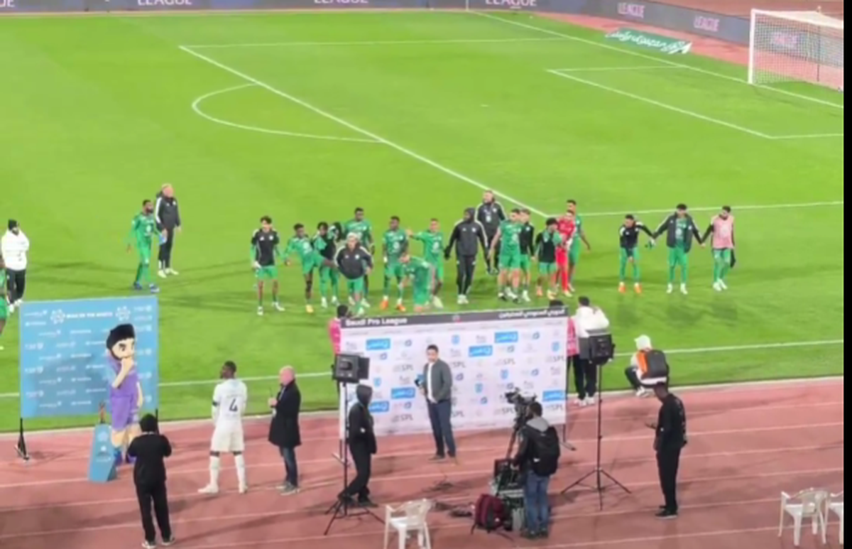 Marius Șumudică, scandal chiar la meciul de debut » Altercație cu starul de milioane al adversarei