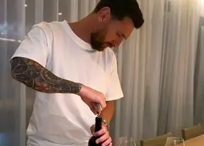 Preferința curioasă a lui Leo Messi: cu ce își combină vinul de 60 de euro » „Așa se duce mai rapid alcoolul din corp”