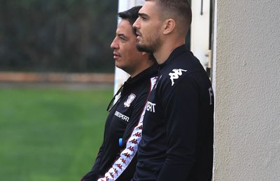 Cum se ratează zeci de copii și juniori » Omul cu 3 titluri în România dezvăluie ce a văzut: „Se sabotau fără să știe! Chiar în fața stadionului”