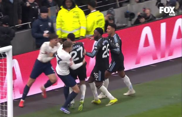 Scandal la finalul meciului Tottenham - Aston Villa: Radu Drăgușin a sprintat să calmeze spiritele