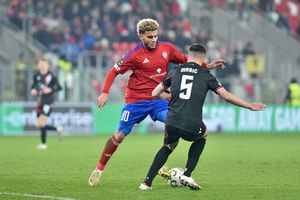 CFR Cluj și-a adus fundaș central » A semnat deja și se află în cantonamentul din Spania