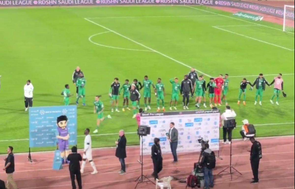 Marius Șumudică, scandal chiar la meciul de debut » Altercație cu starul de milioane al adversarei