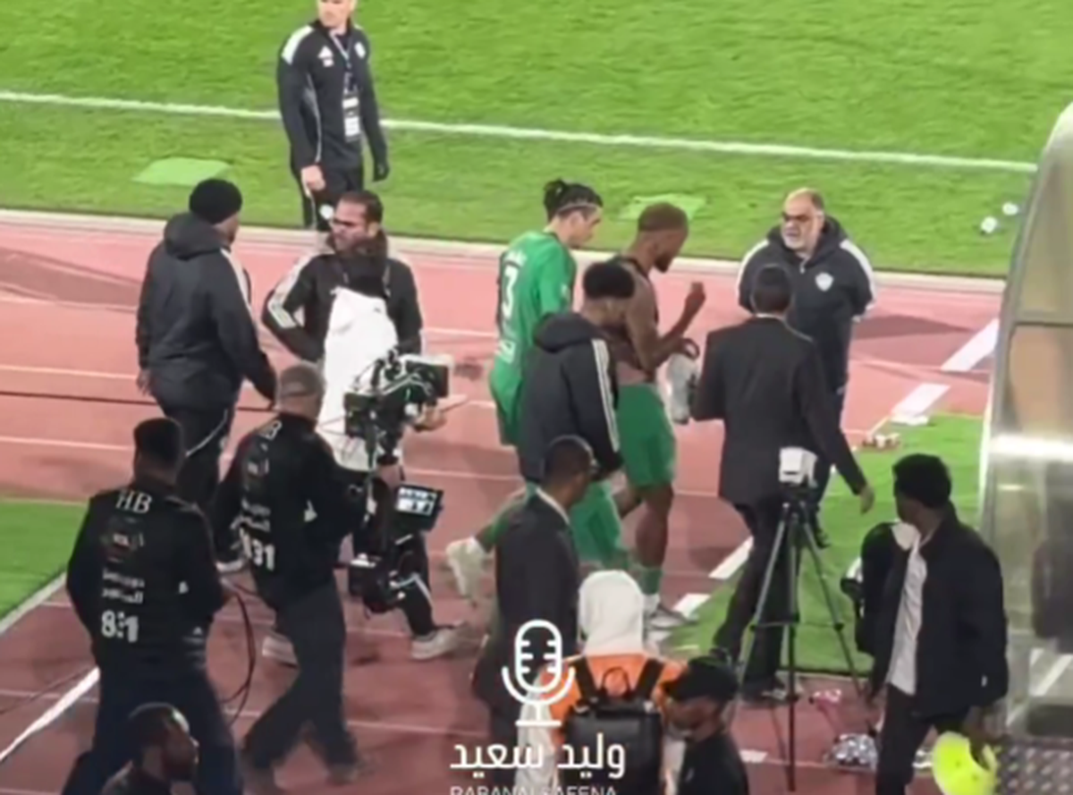 Scandal după fluierul final! Marius Șumudică, nervos pe Ivan Toney