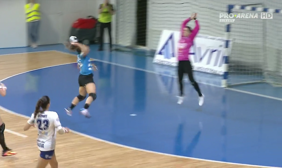 Poliția pe teren la meciul din „Liga Florilor”! Gheorghe Tadici, în prim-plan