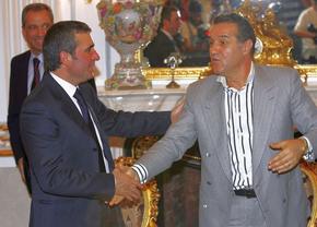 După 13 ani, Gigi Becali a povestit în detaliu cum a făcut celebra „omenie”: „Reghe voia să-l bată pe Hagi! Atunci, am intervenit eu”