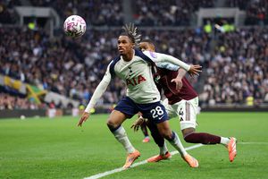 Tottenham - Aston Villa, în Cupa Angliei » Radu Drăgușin, din nou pe banca de rezerve