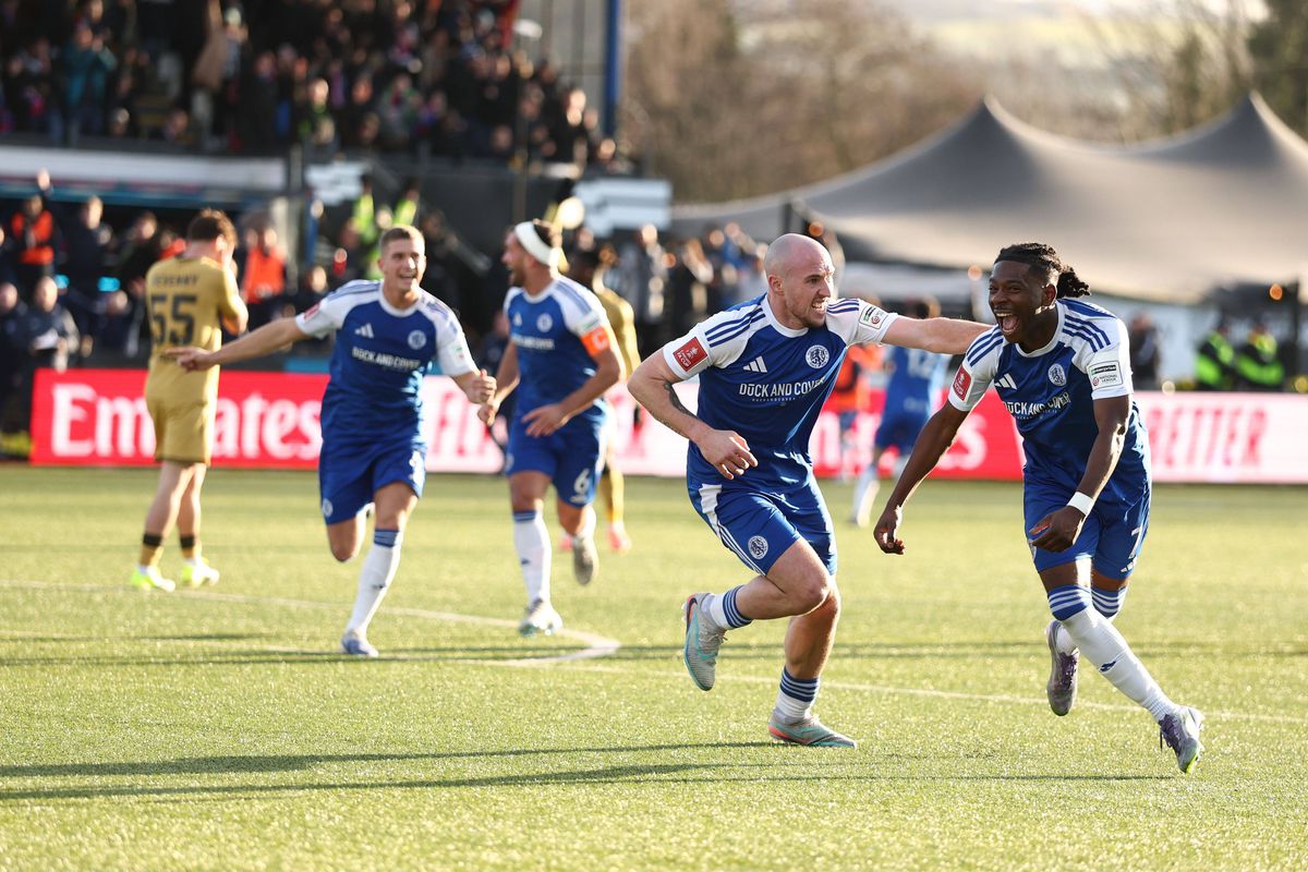 „Cea mai mare surpriză din istoria Cupei Angliei!” » Deținătoarea trofeului, eliminată de echipa din liga a ȘASEA