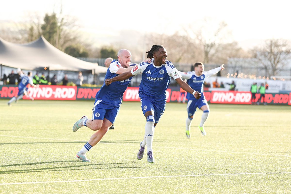 „Cea mai mare surpriză din istoria Cupei Angliei!” » Deținătoarea trofeului, eliminată de echipa din liga a ȘASEA