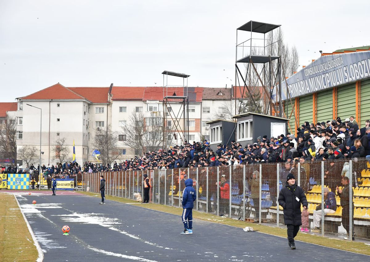 A revenit pe teren după 4 luni în care s-a luptat cu depresia, în primul meci jucat de Slobozia pe stadionul modernizat
