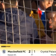 Guehi, confruntare cu fanii după înfrângerea istorică / foto: BBC