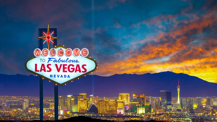 Interviu altfel cu puștiul-revelație din Liga 1: „Vin roșu, Mercedes și Las Vegas” + „Pe el l-aș mușca de gât dacă aș fi vampir”