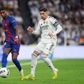 Marcus Rashford (stânga), în primul „El Clasico” din cariera sa (Real Madrid - Barcelona 2-1, octombrie 2025) // FOTO: Getty Images