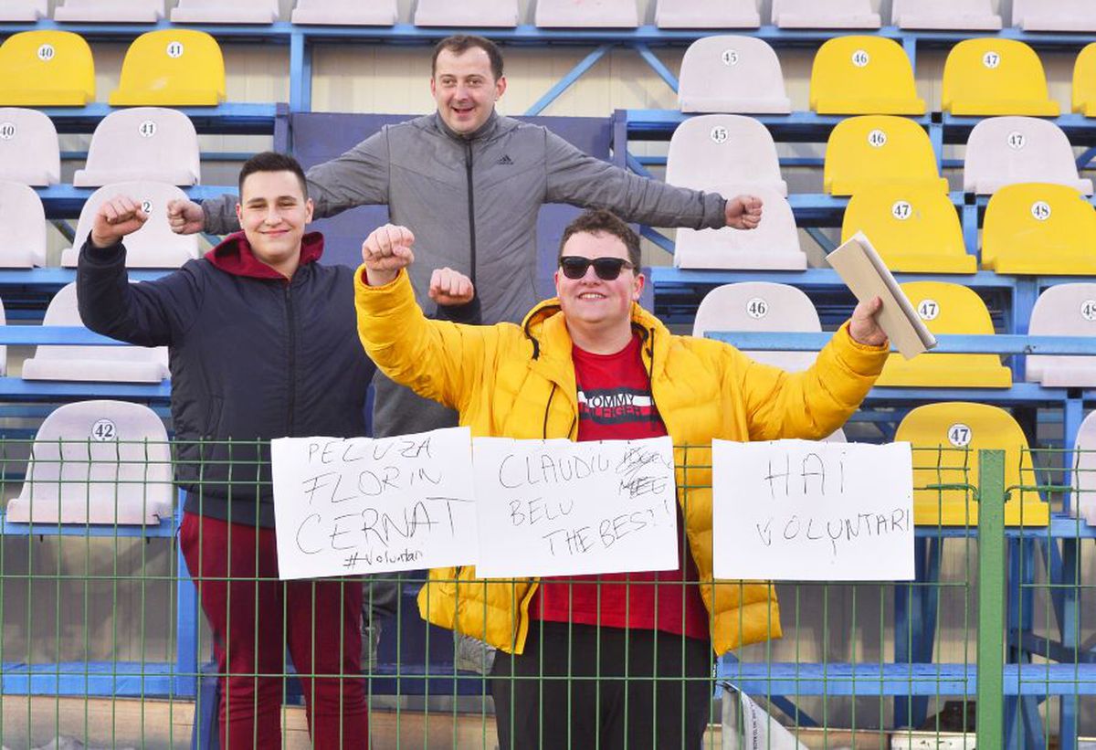 Poza sezonului în Liga 1? Galeria celor de la Voluntari, show total cu Dinamo: „Peluza Florin Cernat”