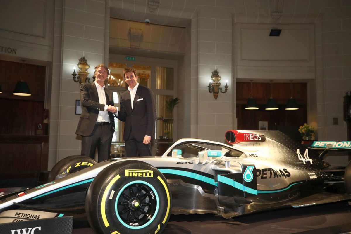 VIDEO + FOTO Mercedes și-a prezentat noul monopost de Formula 1! Sponsor cu cifră de afaceri de 8 miliarde